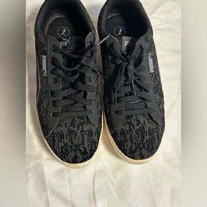 Camouflage Sneakers PUMA Smash v2 Sneakers Black Animal Print Women’s Size 8.5